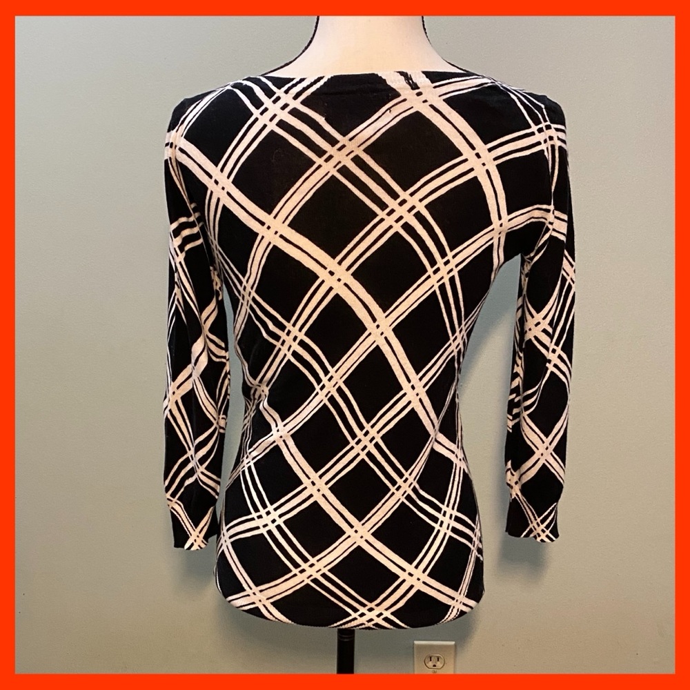 Criss Cross Diamond Banana Republic Light Sweater - Picture 4 of 7